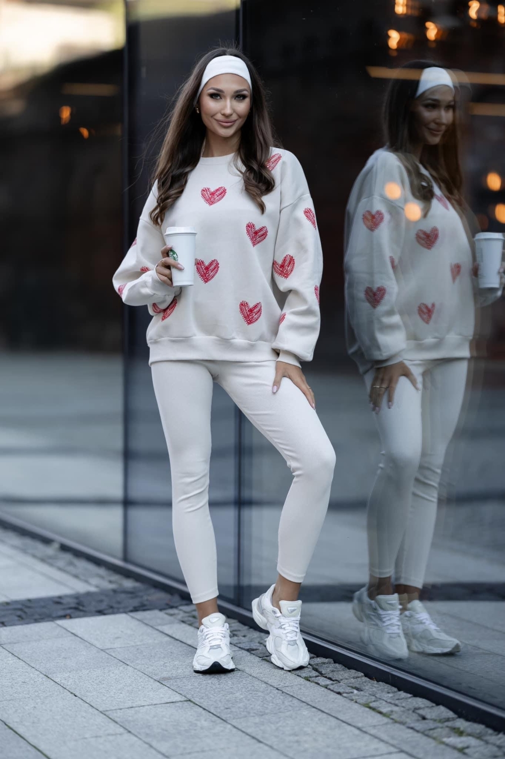 Nowość dres. 2 częściowy  bluza oversize  legginsy prążek Serduszka Beż 