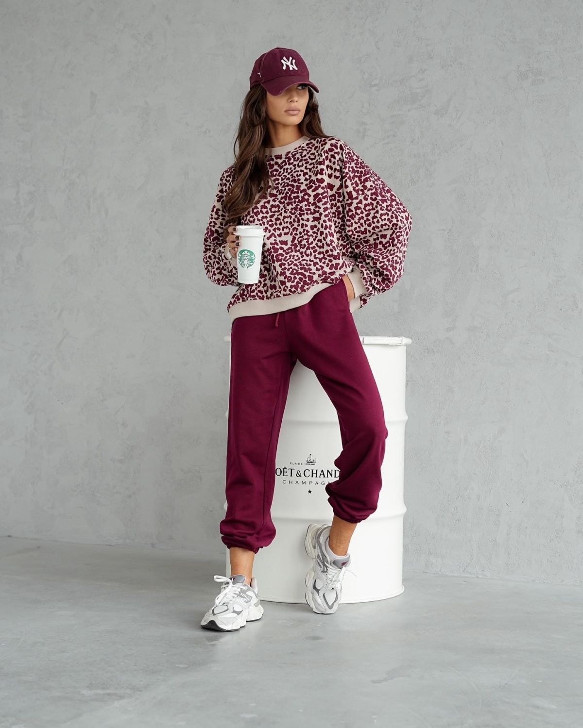 Spodnie dresowe z wysokim stanem Lenoshka bordo