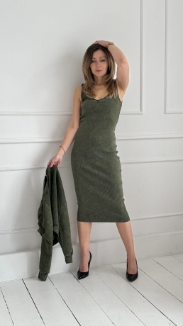 Dekatyzowany  komplet  sukienka prążek oraz bluza oversize Lili khaki