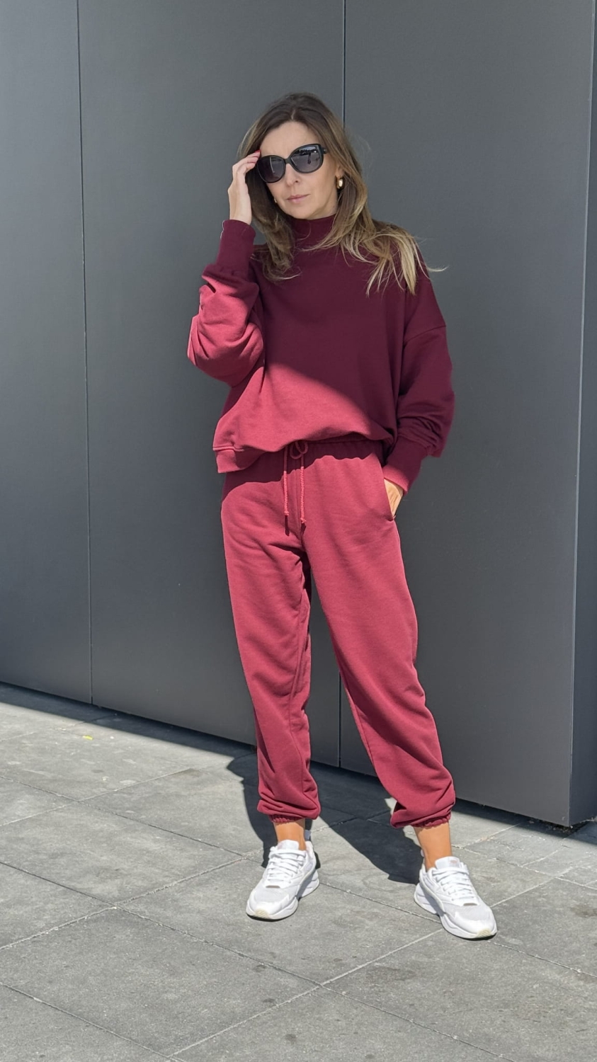 Bluza Basic z półgolfem oraz wycięciem na kciuk Lenoshka bordo  