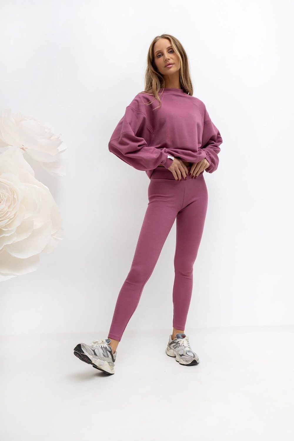 Dres 2 częściowy Bluza z legginsami modelującymi  Wera   Lenoshka  Jagoda
