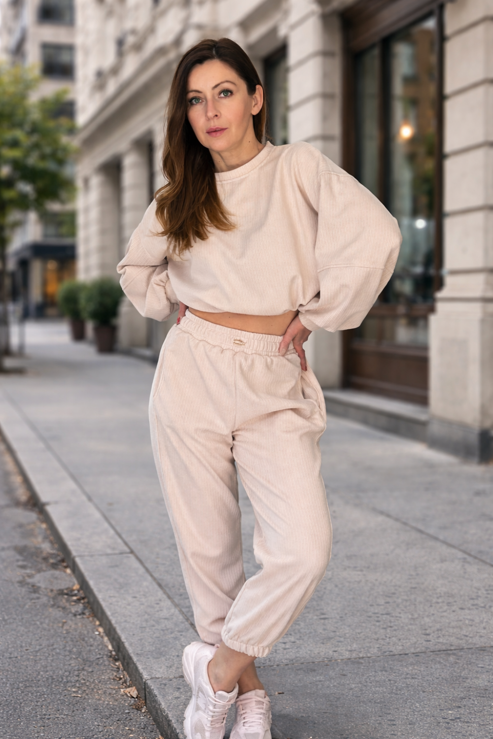  Komplet   sztruksowy By Mia różowy beż 